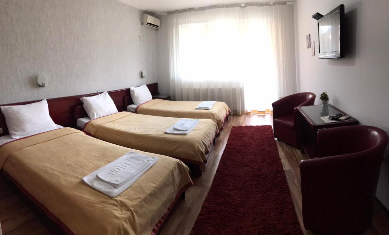 Hotel Tri "O" Topola Екстер'єр фото
