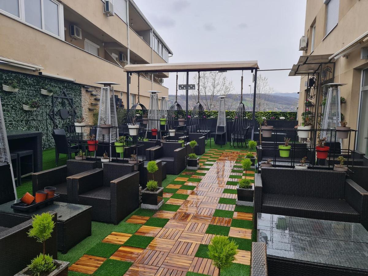 Hotel Tri "O" Topola Екстер'єр фото