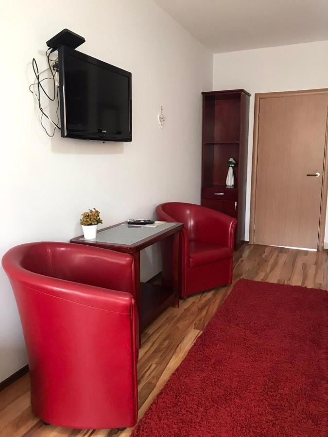 Hotel Tri "O" Topola Екстер'єр фото