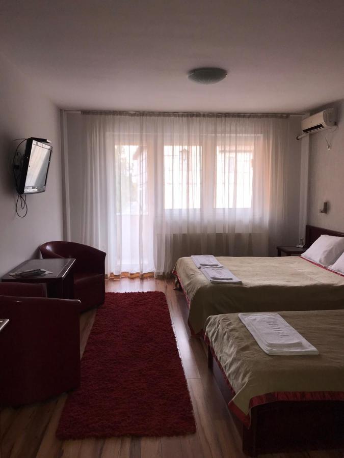 Hotel Tri "O" Topola Екстер'єр фото