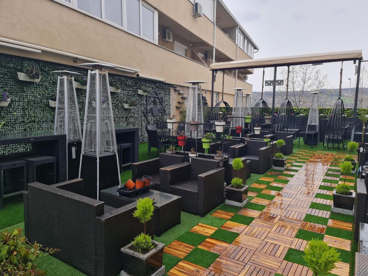 Hotel Tri "O" Topola Екстер'єр фото