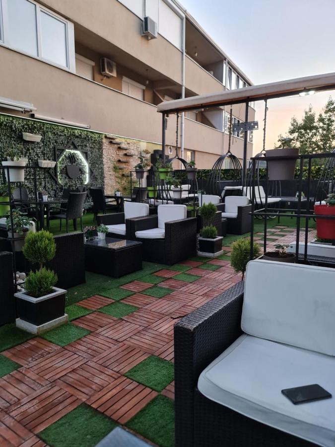 Hotel Tri "O" Topola Екстер'єр фото