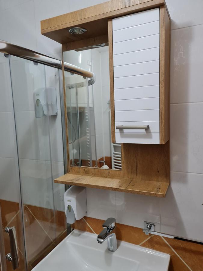 Hotel Tri "O" Topola Екстер'єр фото