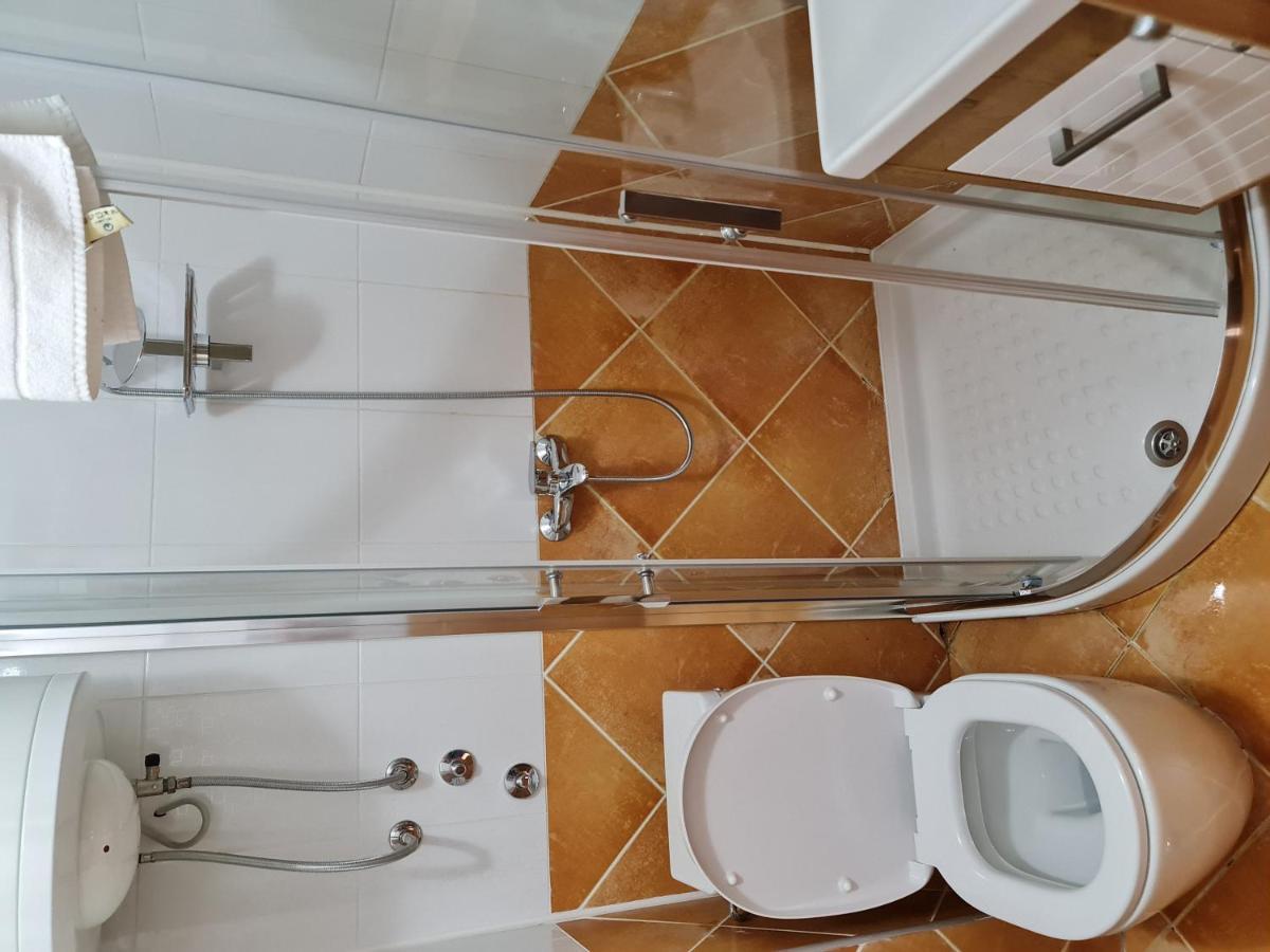Hotel Tri "O" Topola Екстер'єр фото