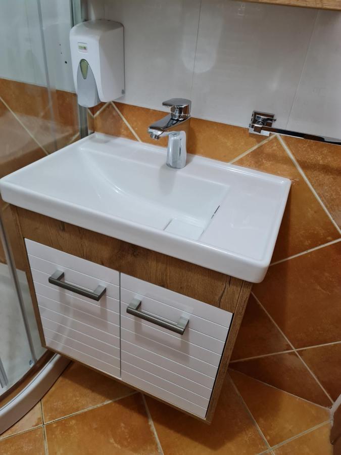 Hotel Tri "O" Topola Екстер'єр фото