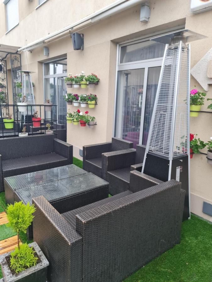 Hotel Tri "O" Topola Екстер'єр фото