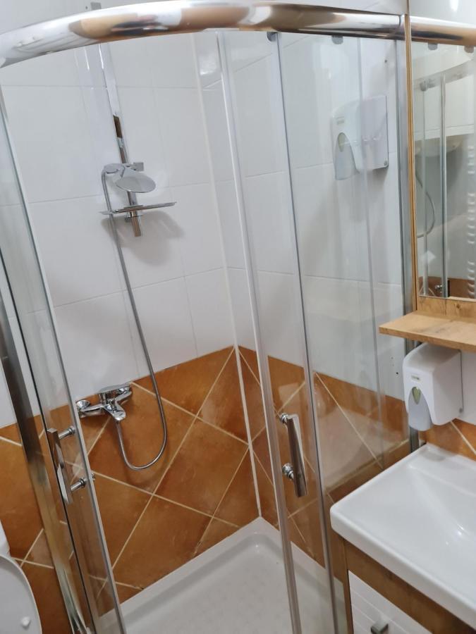 Hotel Tri "O" Topola Екстер'єр фото