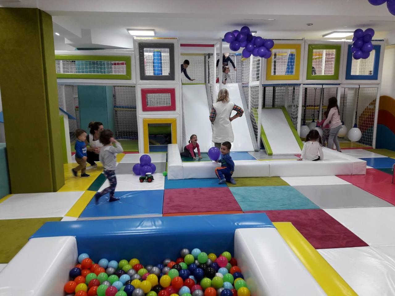 Hotel Tri "O" Topola Екстер'єр фото