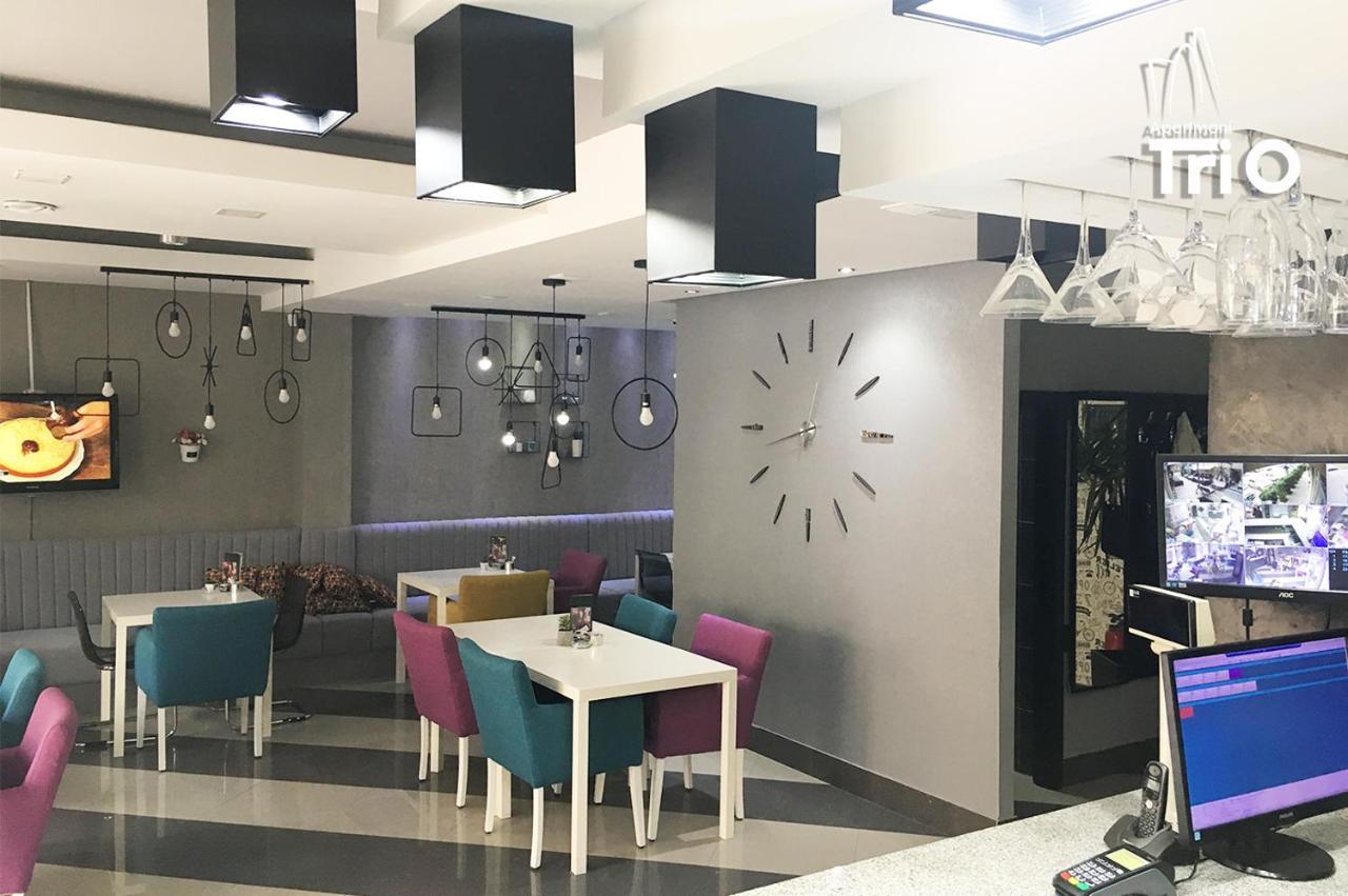 Hotel Tri "O" Topola Екстер'єр фото